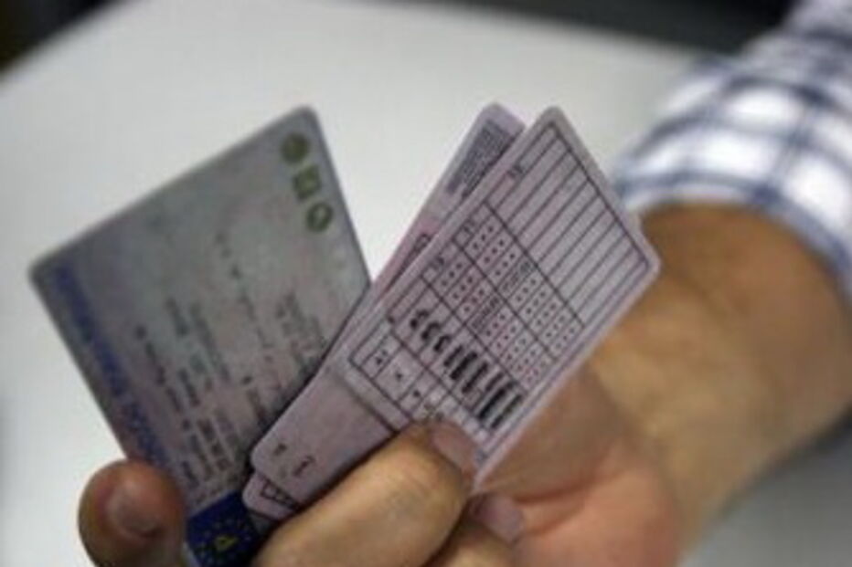 funcionários públicos, rede, falsificação de documentos, cartas de condução, PJ