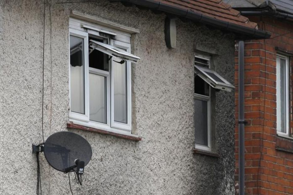 Incêndio, casal, seis filhos, Inglaterra