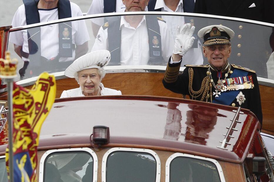 rainha, isabel II, príncipe, filipe, jubileu, diamante, hospital, internado, infecção, bexiga, inglaterra, trono