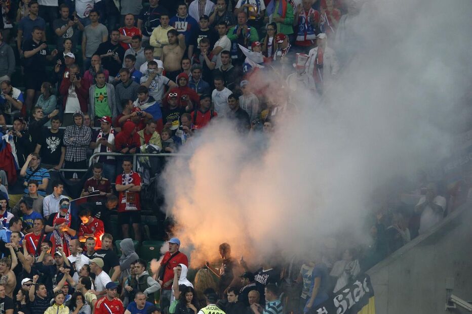 Confrontos, adeptos, russos, seguranças, 