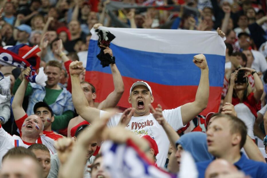 rússia, adeptos, estádio, polónia, distúrbios, euro