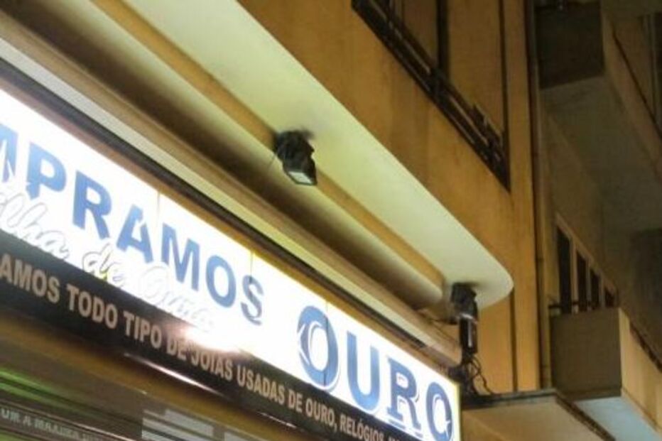 Polícia Judiciária, roubo, detenção, comerciante, ouro