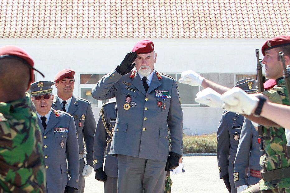 ex-CEME, pagamento, mensal, complemento, segura, pensão, exército