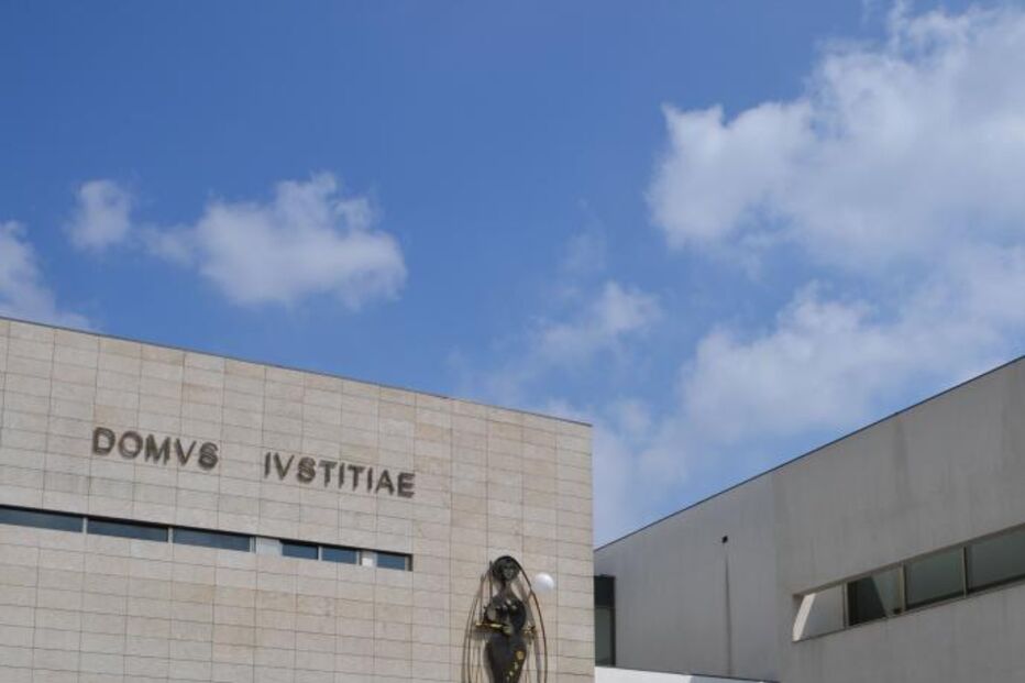 espancamento, absolvidos, mortal, bar, estacionamento, tribunal