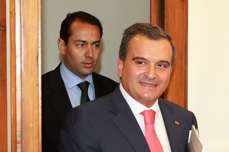 Curso de Relvas sob investigação   