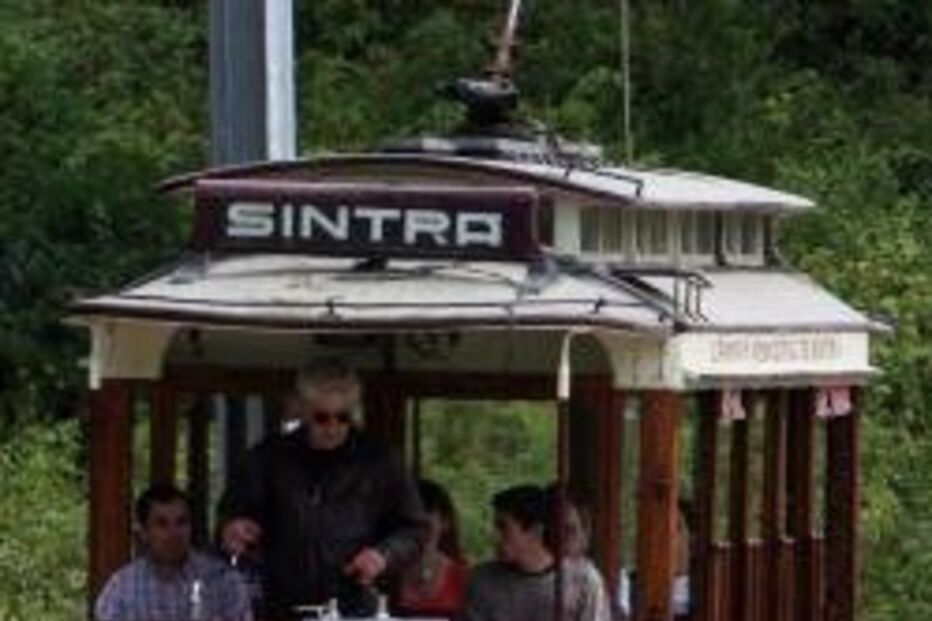 sintra, praia das maçãs, eléctrico, transporte