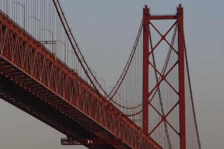 acidente, ponte 25 abril, trânsito