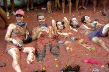 Espanha volta a vibrar com ousadia em festa do tomate