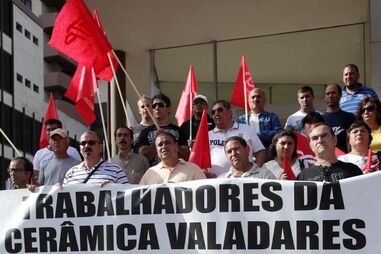 cerâmica de Valadares, lay-off, Câmara de Gaia, protestos