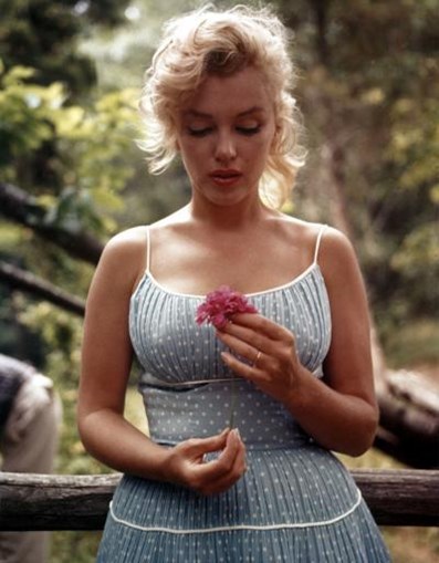 Loira fatal, Marilyn Monroe, ainda vive 50 anos depois de sua morte