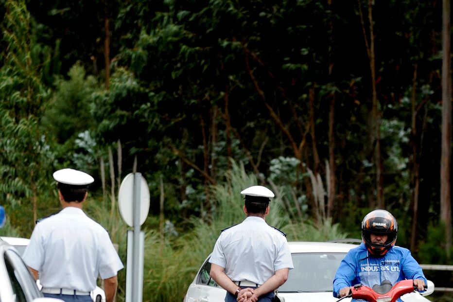 VIAGENS, AUTO-ESTRADAS, GNR, CRISE