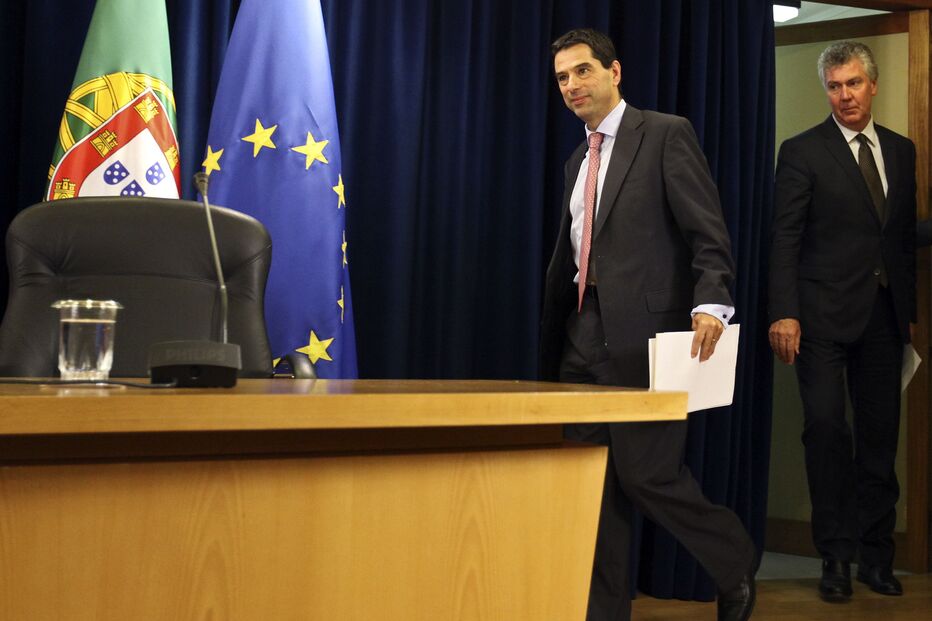 Gaspar decide fim de fundações 