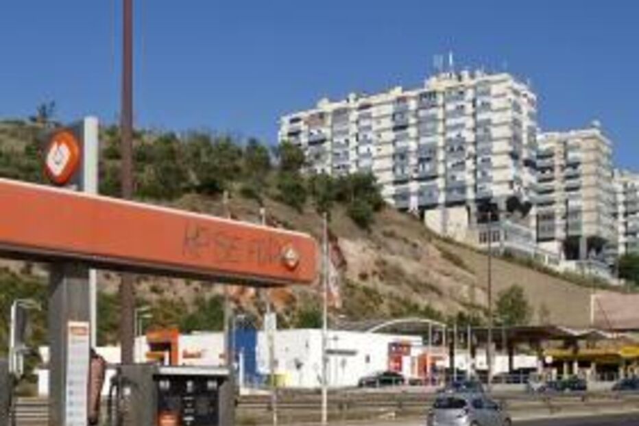 fogo, incêndio, calçada carriche, odivelas, combustível, galp