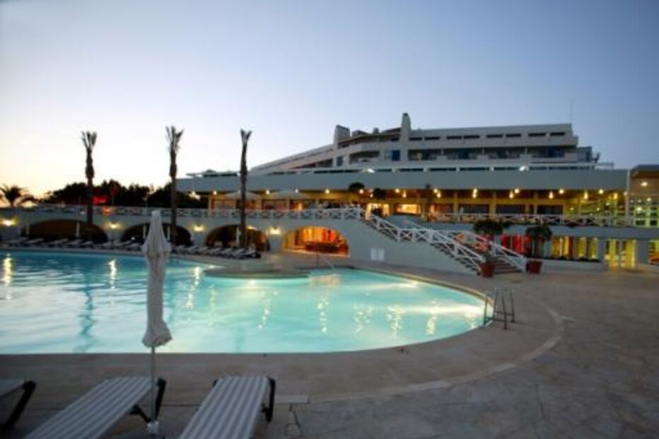 hotelaria, turismo, dormidas, proveitos, estabelecimentos, INE