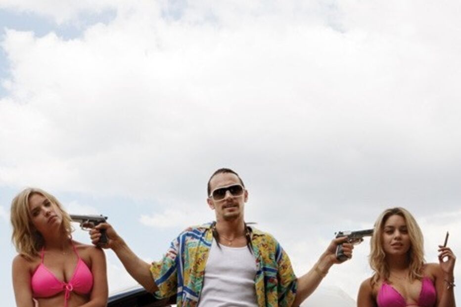 Veneza: James Franco simula sexo oral com pistola