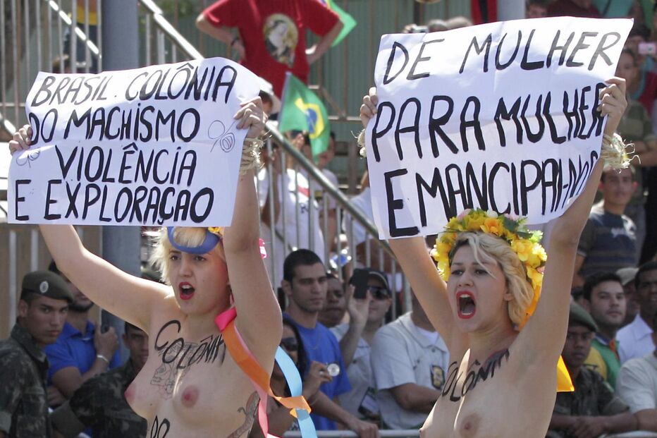 Dilma Rousseff, polícia, Brasil, independência, desfile, Brasília, mulheres, semi-nuas, protesto, violência, central hidroeléctrica, Belo Monte, Amazónia, manifestantes, detenção