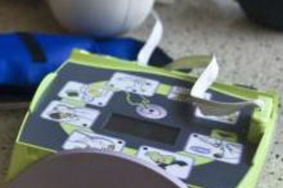 desfibrilhadores, ambuâncias, inem, emergência, socorro, s.o.s.