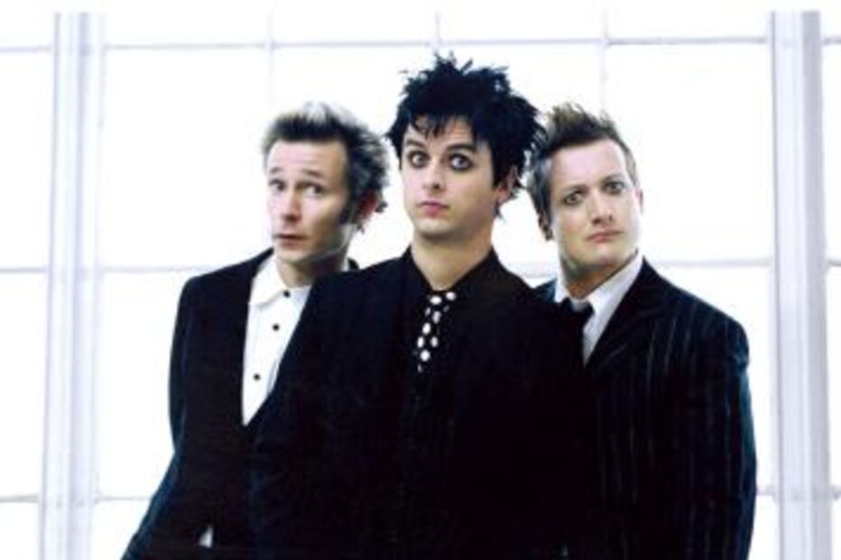 Green Day, música, disco, álbum, Farol, trilogia, punk, rock, Uno, banda, Billie Joe Armstrong, Mike Dirnt, Tré Cool, American Idiot, 21st Century Breakdown