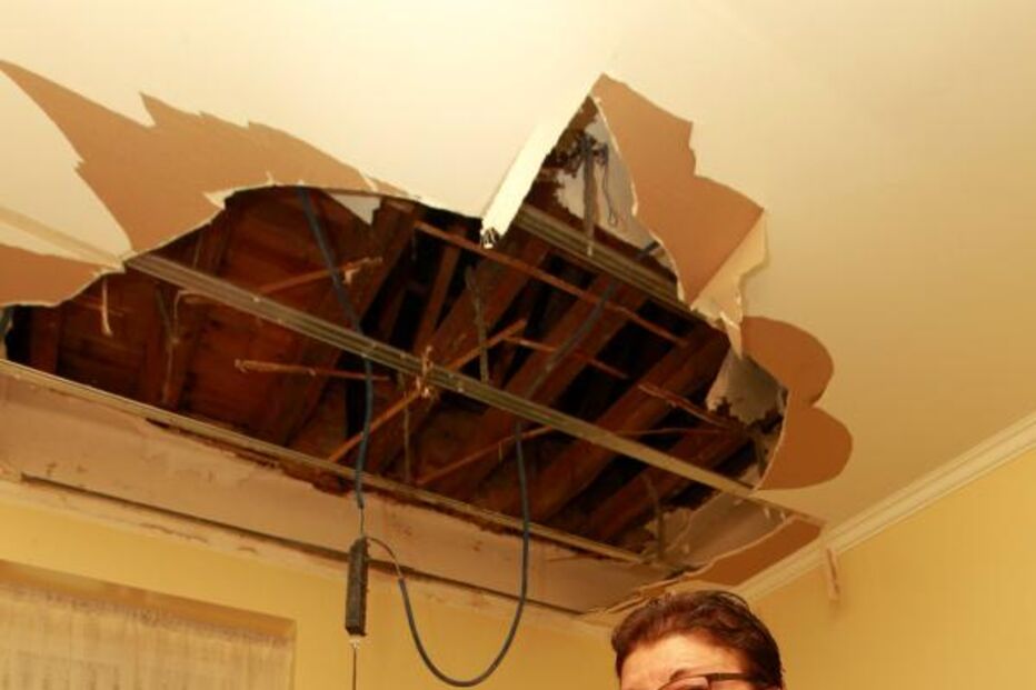 MAU TEMPO, CHUVA, VENTO, BOMBEIROS, SAPADORES, FERIDA