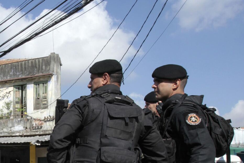 metralhadora, Primeira Guerra Mundial, descoberta, Rio de Janeiro, Brasil, polícia, esgoto, favela, arma, BOPE, Browning