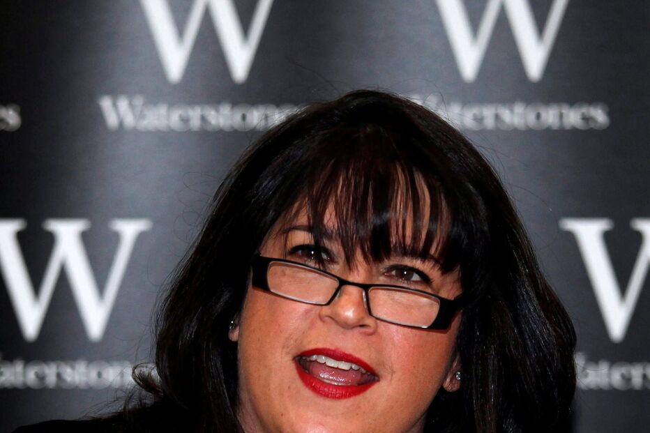 E. L. JAMES, LIVRO, OBRA, PORNO, AS CINQUENTA SOMBRAS MAIS NEGRAS, LISBOA