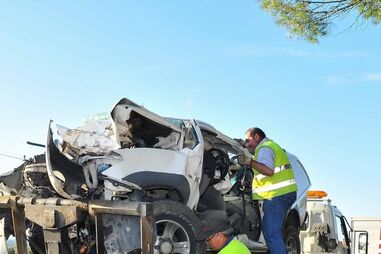 DESPISTE, CARRINHA, EDP, FUNCIONÁRIOS, MORTE, VELOCIDADE, POSTE
