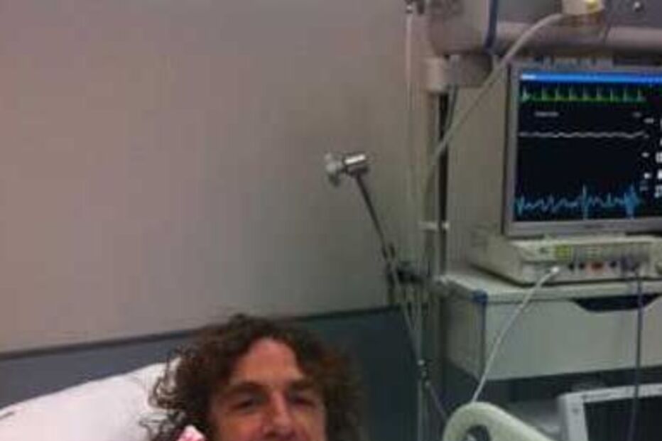 PUYOL, HOSPITAL, SANTA MARIA, MÉDICOS, LESÃO, BRAÇO, BARCELONA