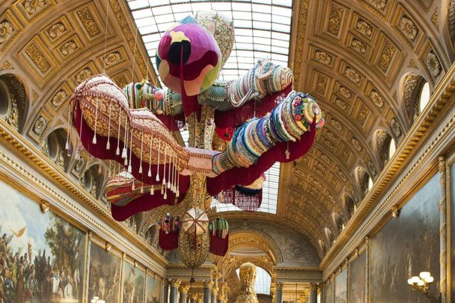 joana vasconcelos, artista, exposição, palácio de versalhes, paris, frança