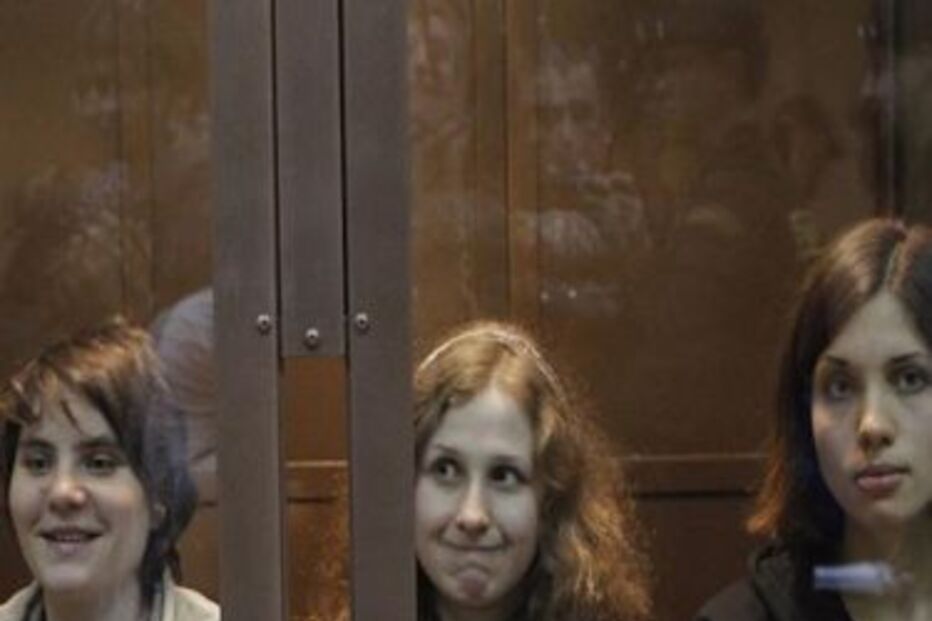 pussy riot, tribunal, mulheres, ekaterina samutzevitch, natália tolokonnikova, maria alekhina