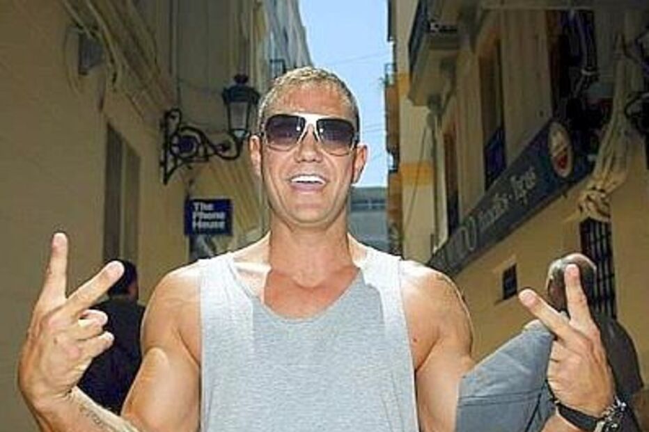 Nacho, Porno, Máfia, Espanha