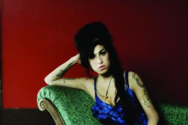 amy winehouse, cantora, morte, casa, londres, vestido, noiva, armário