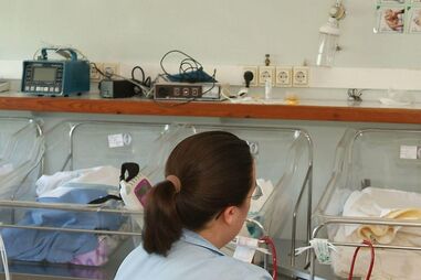 recém-nascidos, bebés, abandonados, hospitais, sintra