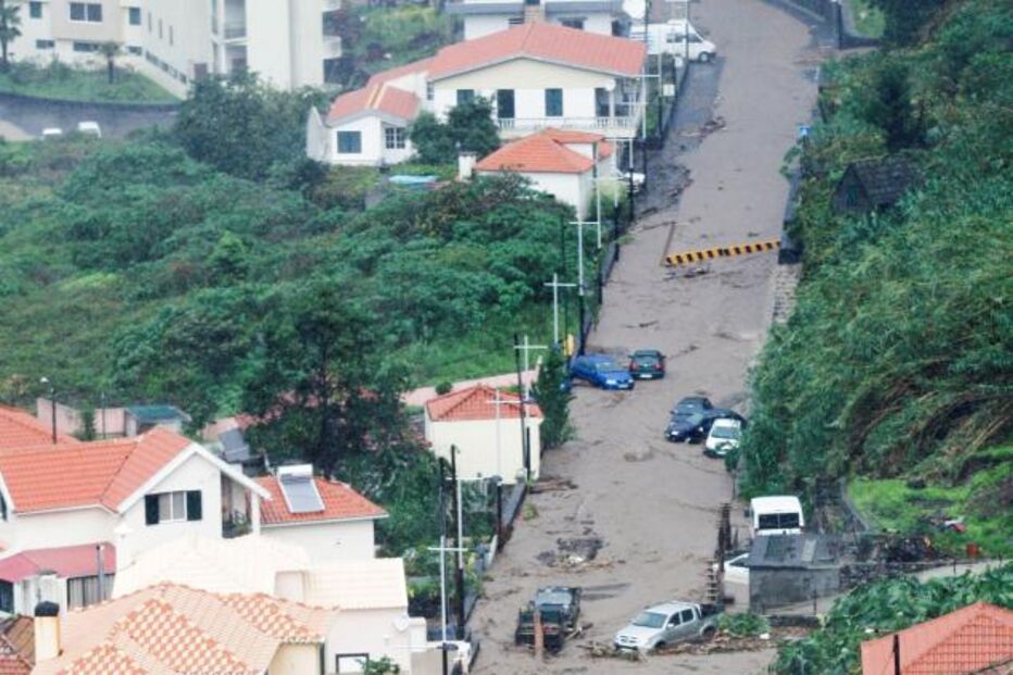 cheias, temporal, chuva, madeira, 