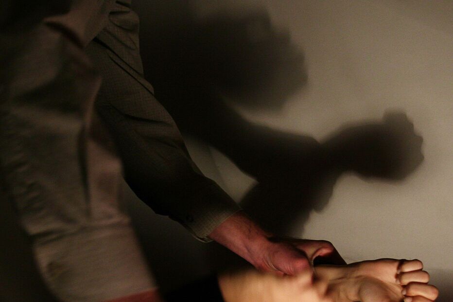 VIOLADOR, ABUSADA, JARDINEIRO, SUSPEITOS