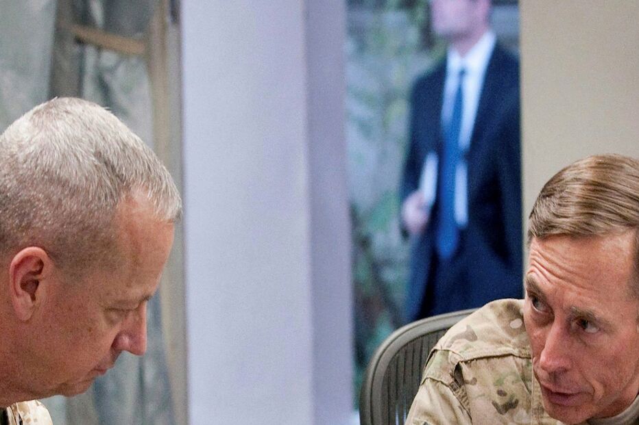 EUA, PETRAEUS, PAULA BROADWELL, FBI
