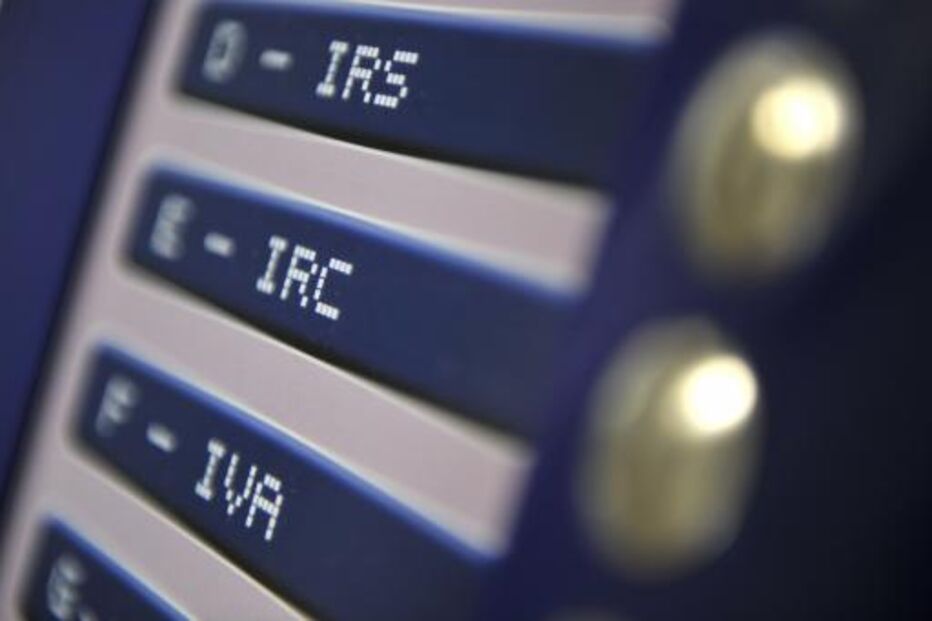 Vítor Gaspar, IRC, Impostos, Troika, União Europeia