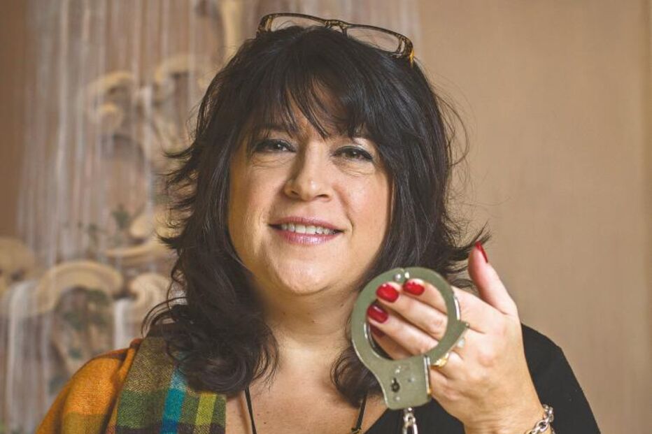 E L James, EL James, E. L. James, As Cinquenta Sombras, Cinquenta Sombras, As Cinquenta Sombras de Grey, Livro, Literatura, Erotismo, Erótico, Lua de Papel, Leya, Christian Grey, Anastacia, Anastasia, Inglaterra, Reino Unido, Porno para mamãs, Entrevista, Entrevista ao CM