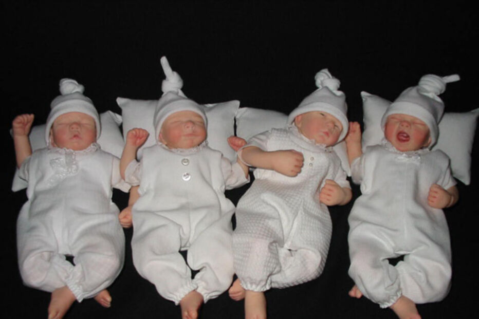 Bebés e crianças a fingir à venda entre 450 e 1350 euros
