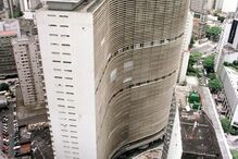 Recorde a obra moderna de Niemeyer pelo Mundo