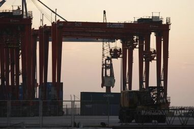 estivadores, portos, greve, sindicato, Lisboa, Setúbal, Aveiro e Figueira da Foz