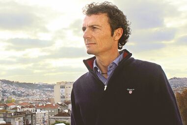 Atleta medalhado, venceu cancro e caiu no desemprego