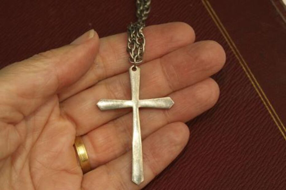 VATICANO, EXORCISMO, CROCIFIXO, LINHA TELEFÓNICA