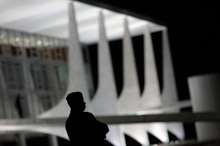 Recorde a obra moderna de Niemeyer pelo Mundo