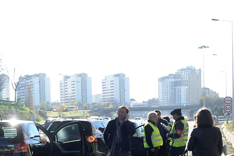 PORTO, TRÂNSITO, ACIDENTES, VCI, ÁGUAS SANTAS, AVENIDA AEP, ERMESINDE, BOMBEIROS, HOSPITAL