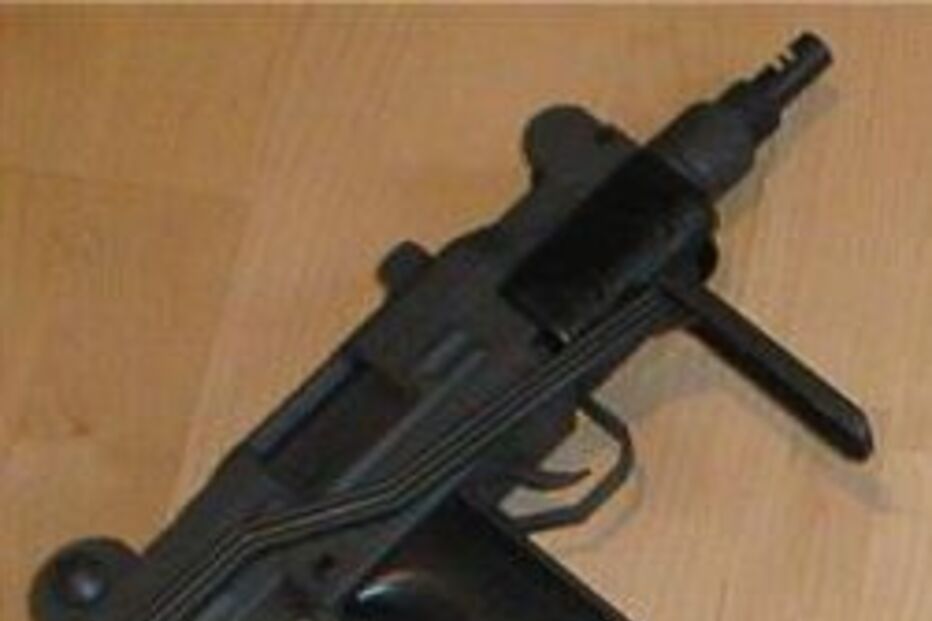 prisão, morte, multibancos, metralhadora, porto, uzi