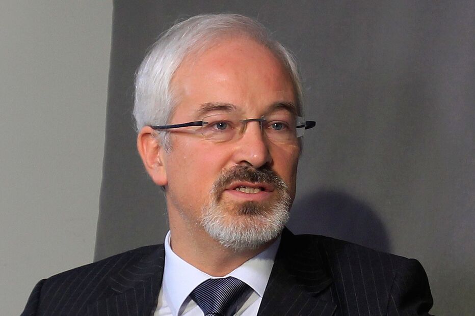 “O dr. António Ferreira também não vê doentes”