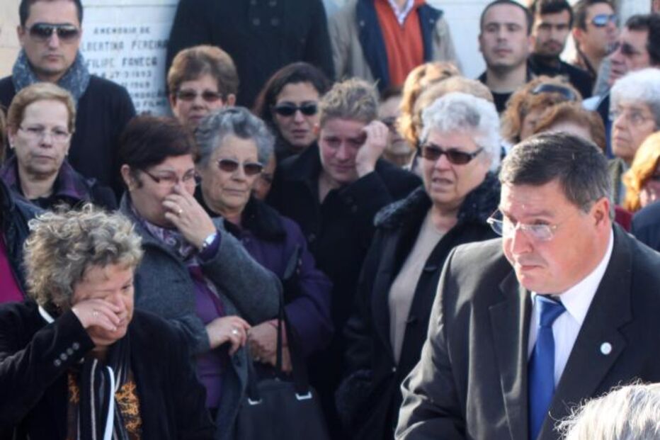 IOGURTE, FUNERAL, CORROSIVO, MORTE, ÓBITO, BARREIRO