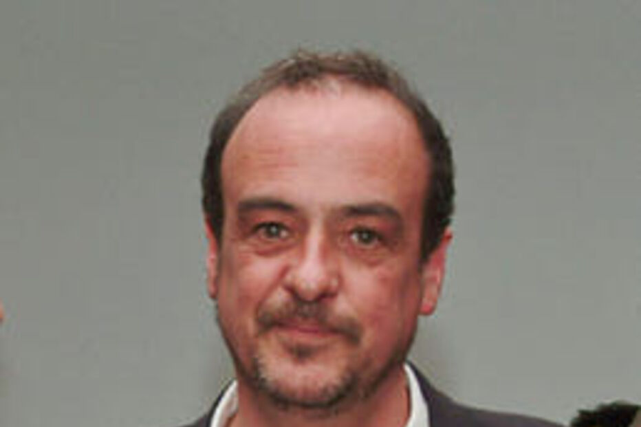 João Queiroz, AICA, artista plástico, premiado, crise económica