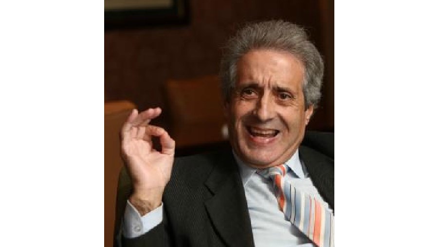 Avelino Ferreira Torres deixou a presidência da Câmara em 2005, para se candidatar, como independente, ao vizinho município de Amarante, de onde é natural, acabando por perder as eleições daquele ano, ganhas pelo PS.