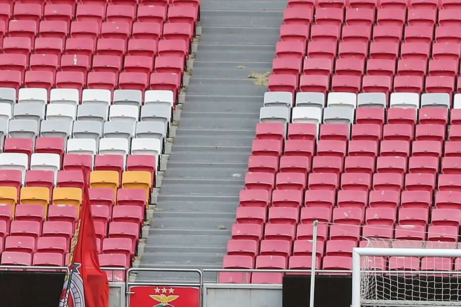 BENFICA, ESTÁDIO DA LUZ, MAU TEMPO, BANCADAS, PLACAS, COBERTURA, ESTRAGOS